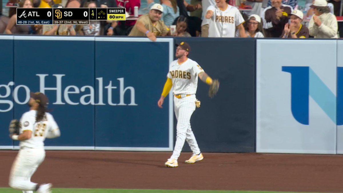 Jackson Merrill with the highlight reel catch 🔥 Watch Braves-Padres on ESPN and the ESPN App 🍿