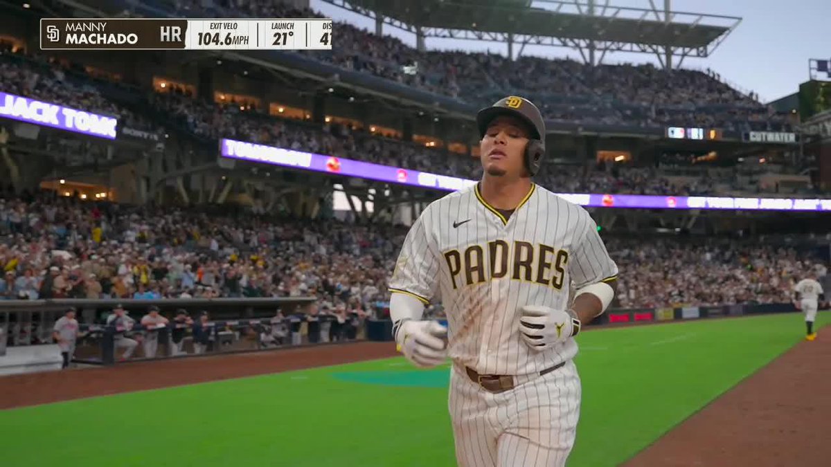 Manny Machado with a solo shot to get the Padres on the board first 😮💨