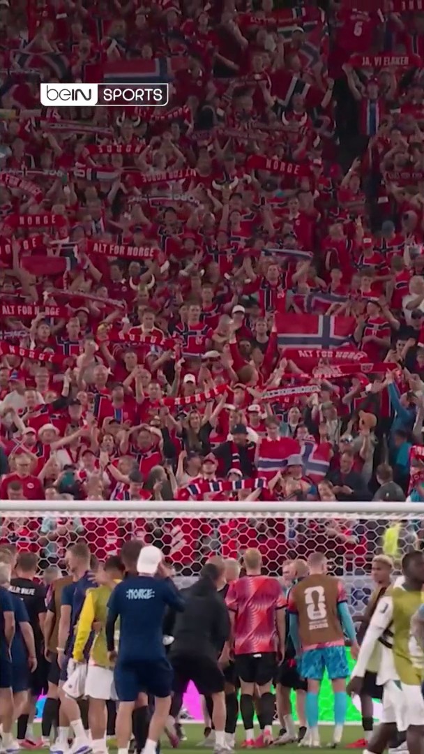 🇳🇴⚔️ المنتخب النرويجي بقيادة أوديغارد وهالاند يحتفل بشكل مميز مع جماهيره على طريقة الفايكنغ عقب تأهله إلى دور الـ32! 🔥👏 📦 اشترك الآن 👇 🔗 📱 #كأس_العالم2026 | #مونديال2026 | #كأس_العالم #FIFAWorldCup2026 | #FIFAWorldCup | #beINWC26