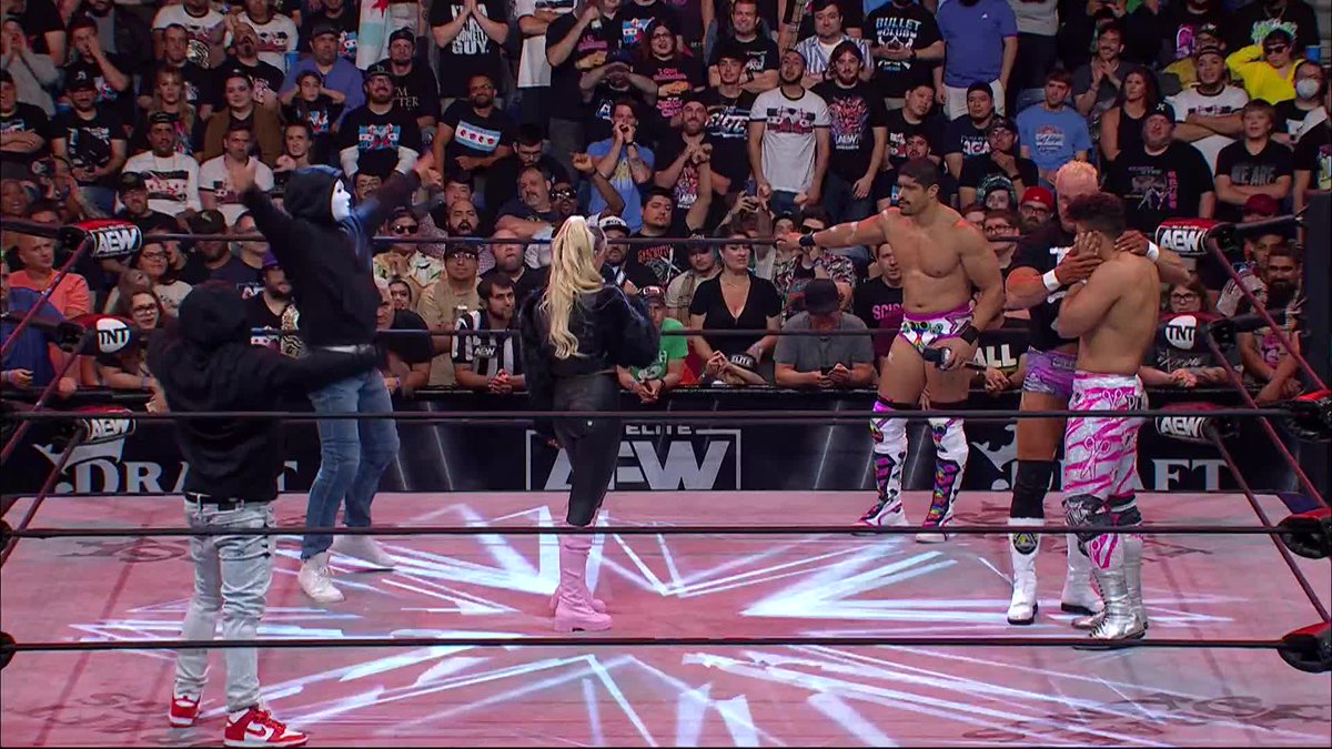 3 years ago today on Rampage, Harley Cameron tried to seduce Anthony Bowens before Bowens said “I’m Gay” as Max Caster/Billy Gunn jumped in joy... and the Chicago crowd chanted “He’s Gay!” A very wholesome and progressive moment in pro wrestling. 🏳️‍🌈