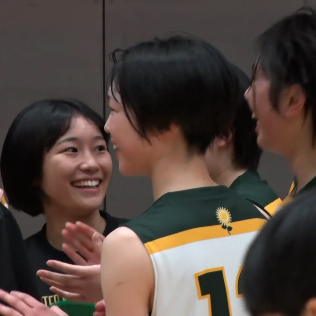 富岡東48年ぶりの優勝👏 10点ビハインドで迎えた第4Qの逆転劇❤️🔥 終盤の手に汗握る展開を見逃し配信で✅ 🏀四国大会 女子決勝🏆 聖カタリナ(愛媛) 🆚 富岡東(徳島) ▶見逃し視聴はコチラ #バスケットLIVE 配信中📡 #高校バスケ #ブロック大会 高校バスケby日本バスケットボール協会(JBA) 日本バスケットボール協会(JBA)