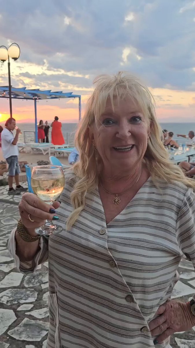Iris van #benbvolliefde instaat dapper door met deprimerende content. Werkelijk alles en iedereen is lelijk, hoe krijg je het voor elkaar
