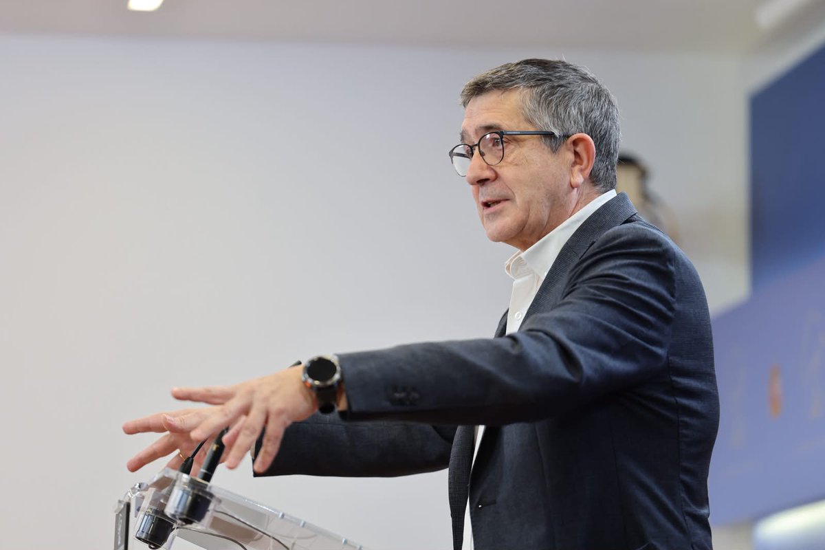 ¿Dónde está la supuesta parálisis del Gobierno? 🤔 Solo existe en la cabeza de algunos. Dice el PP que la alternativa a este Gobierno no debe ser hablar solo de corrupción. Pues para no querer hablar solo de eso, el señor Feijóo lleva años sin ser capaz de hablar de otra cosa. Qué gran alternativa tenemos...