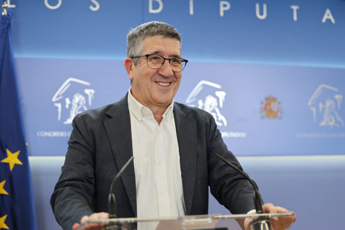 ¿De verdad en este país sale a cuenta ser corruptor? Además, que el Partido Popular le convierta en su "faro moral" e hilo conductor de su discurso dice mucho de su forma de hacer política. Eso sí que es decadencia... Decadencia moral.