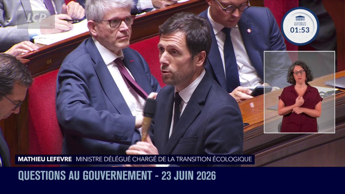 Canicule: "Moi, je regrette que vos postures soient en totale contradiction avec vos actes", répond Mathieu Lefèvre. "Essayons de répondre aux problèmes des Français, pas de façon politicienne." #QAG