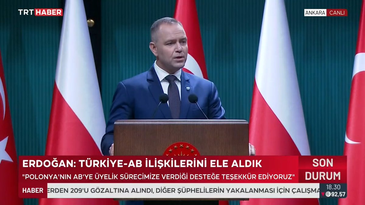 “Polonya-Türkiye dostluğu asırlara dayanıyor” Polonya Cumhurbaşkanı Nawrocki: Her iki ülke NATO’nun kanatları altında, savunmada iş birliğimiz stratejik öneme sahip. Bu iş birliği için sayın Cumhurbaşkanı Erdoğan’a teşekkür ediyorum. Bu iş birliği ittifakımızı güçlendirmektedir.
