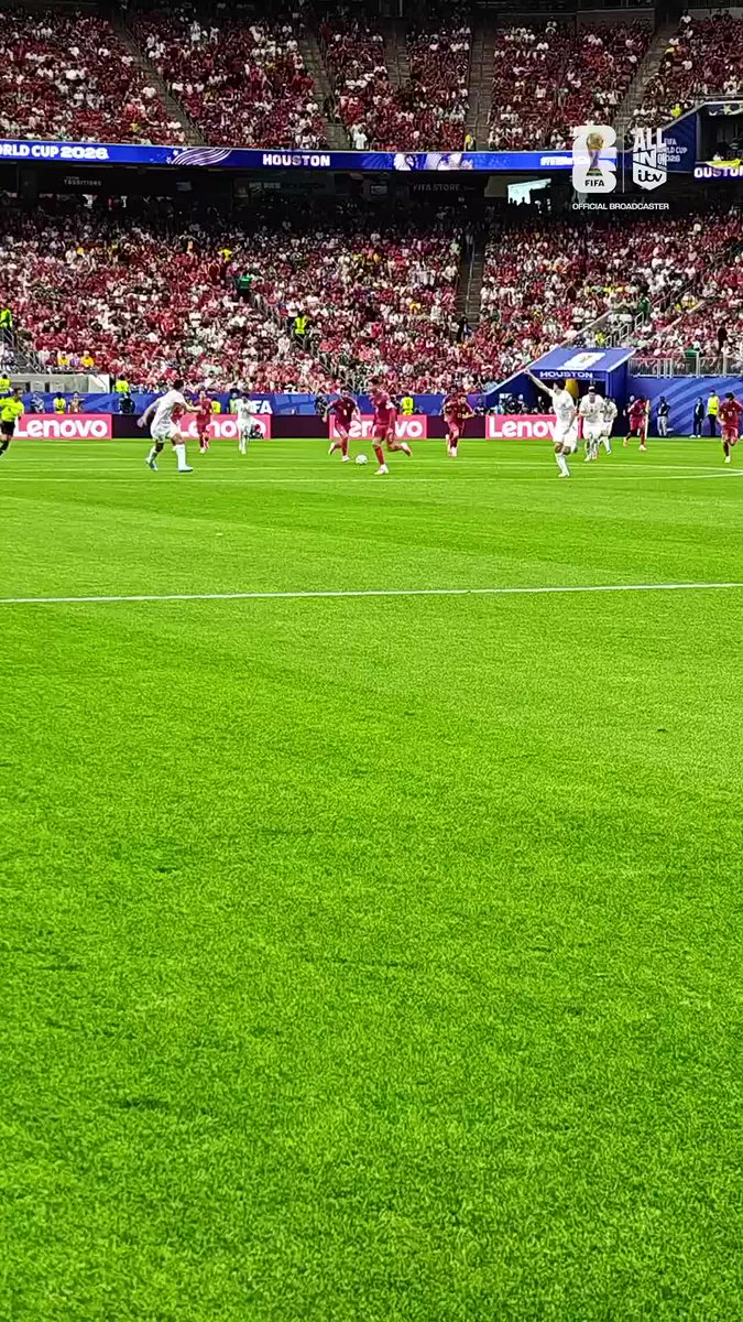 LISTEN TO THAT NOISE! 🔊🇵🇹 The fans erupt with a deafening “SIUUUU!” after Cristiano Ronaldo’s goal 🤯