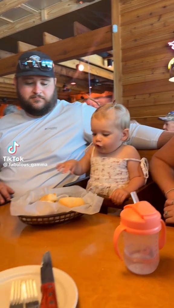 If your reaction to our Fresh-Baked Bread isn't this, why isn't it?! 📹 TikTok: @fabulous_gamma