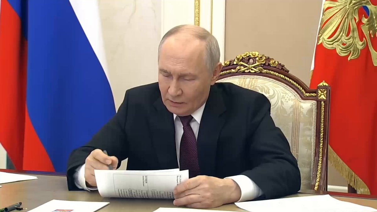 🔴 Putin, Rusya'nın İstanbul anlaşmaları temelinde Ukrayna ile barış görüşmelerine hazır olduğunu söyledi.