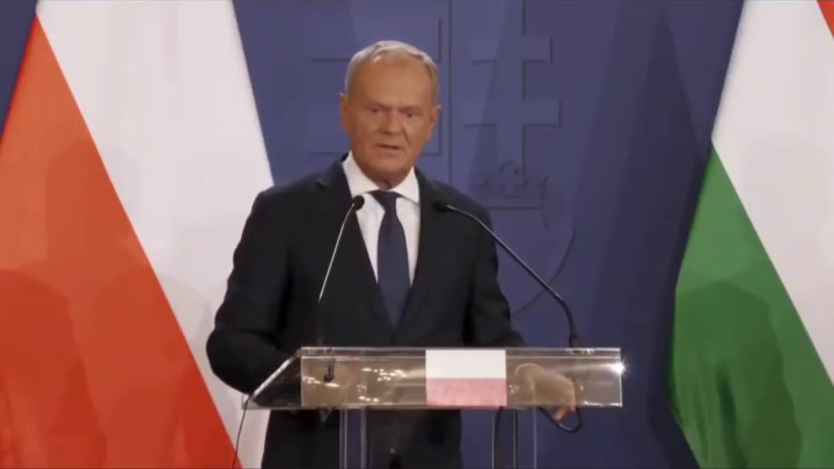 Nie wiem co się stało na spotkaniu Grupy Wyszechradzkiej, ale musiało być grubo, bo Tusk ewidentnie wkur... i co wejście powtarzał jak katarynka: nie wszyscy się zgadzamy, mamy różnice w poglądach, nie wszyscy się kochają. A jak funkcjonariusz TVNu zadawał pytanie, on kiwał siebie głową na "NIE", lub takie ", nie poszło, jprdl mam prze...."! Coś czuję, że Ursula nie będzie zadowolona😏‼️