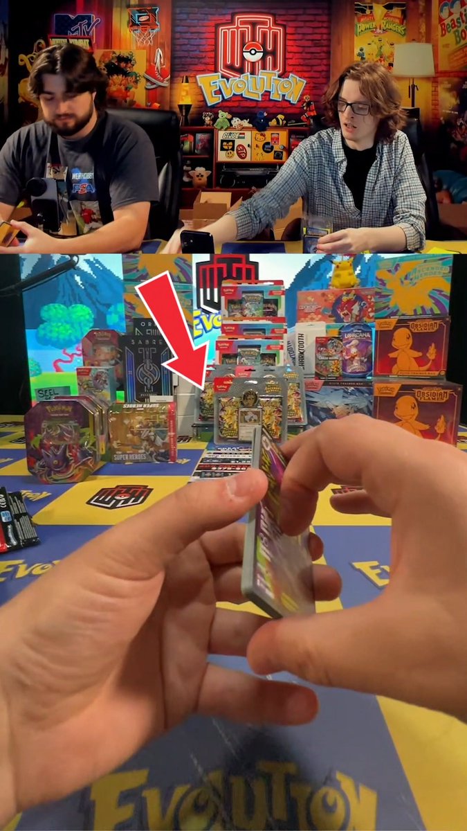 Ripping this god pack on stream felt so good #pokemon #pokemoncards #pokemontcg