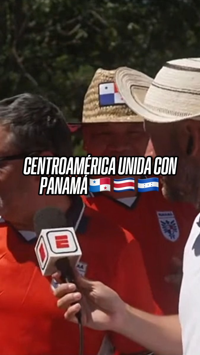 🔥HERMANOS ANTE TODO🇵🇦🇨🇷🇭🇳 A pesar de toda la rivalidad vivida en los últimos días, los ticos y catrachos se unieron con Panamá en Toronto para la previa ante Croacia😱 ¡¡¡MOMENTAZO INÉDITO!!! 📺 No te pierdas #SportsCenter Centroamérica en el Plan Premium de #DisneyPlus