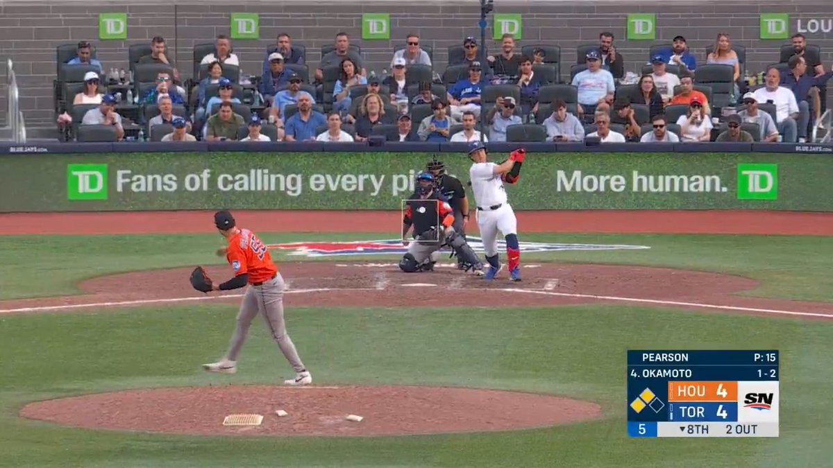 Kazuma Okamoto puts the Toronto Blue Jays ahead in the 8th!