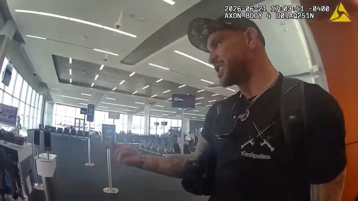 POV: You're a cop in Atlanta and you get a call about an intoxicated passenger who was kicked off a plane. You get to the gate and realize the passenger is Dustin Poirier ๐ Honestly this officer handled it as well as anyone could have, bravo ๐๐ฝ Don't fight UFC fighters for no reason accordingly... #CityLife #DustinPoirier #nothanks #police #atlanta #UFC #MMA