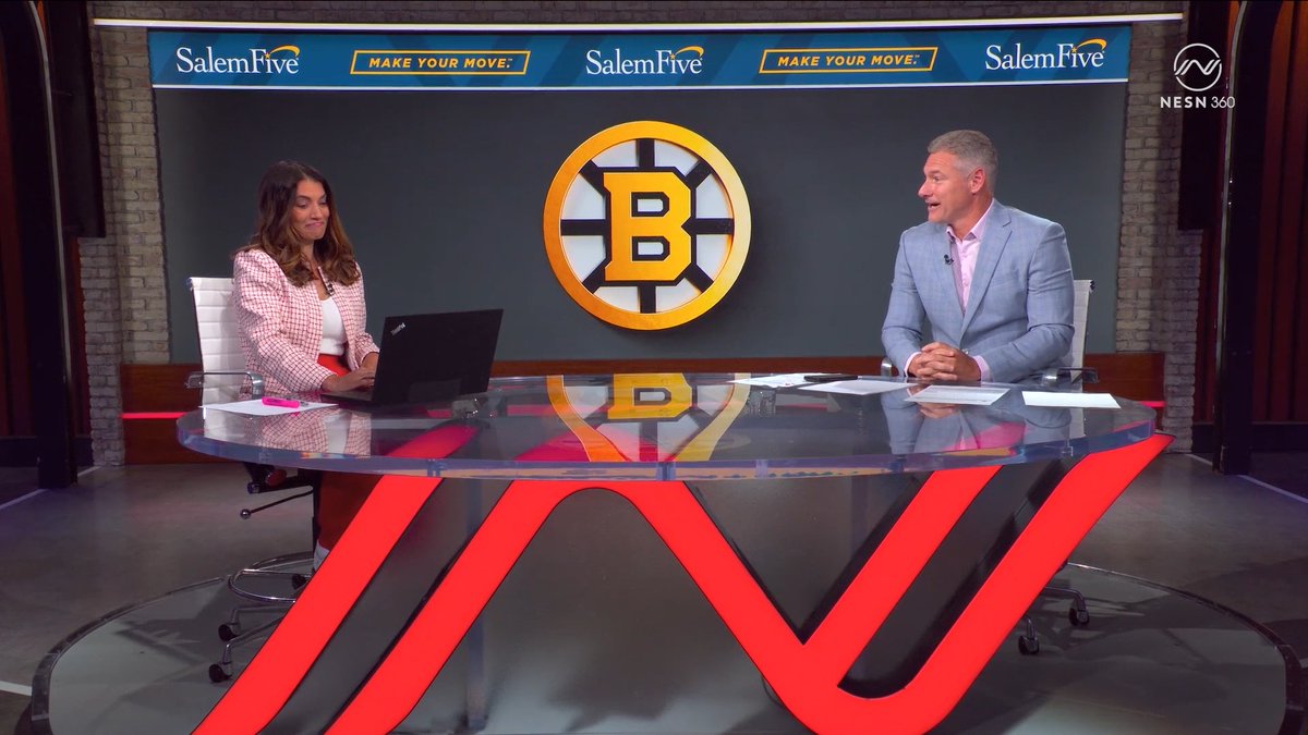 Ever since it was announced that Patrice Bergeron was heading to the Hockey Hall of Fame, Lenny's been getting his hockey knowledge up to speed 🤣 Even has his very own 1-of-1 card 🙌