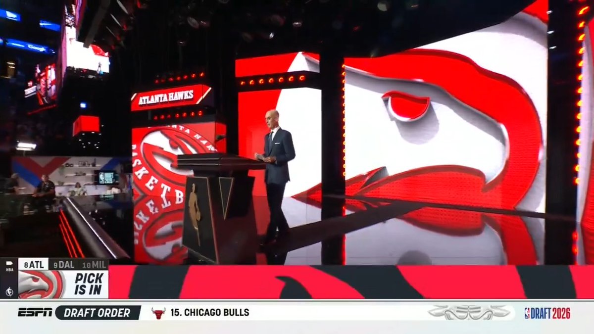 With the 8th pick, the Atlanta Hawks select Kingston Flemings 🎙️