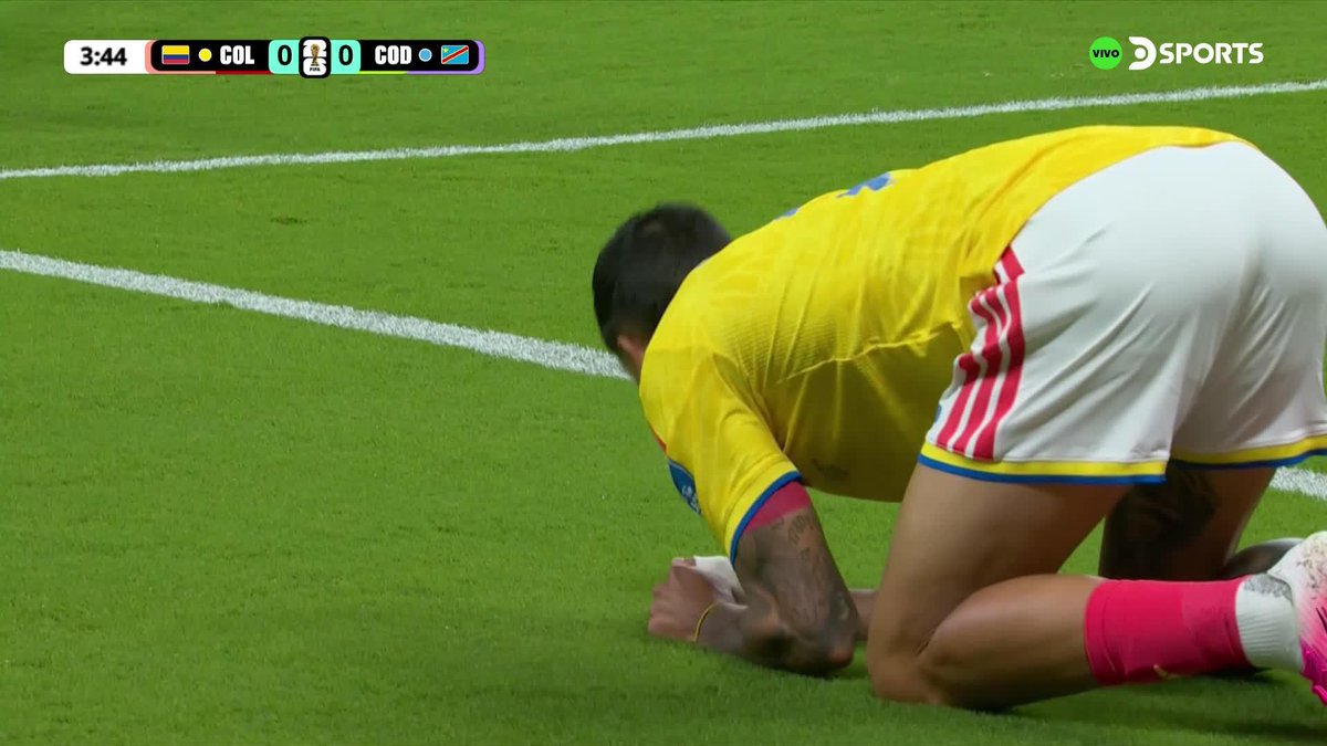 No tengo palabras, Colombia había hecho una jugada del Barcelona de Guardiola y Muñoz se come esto. Duele.