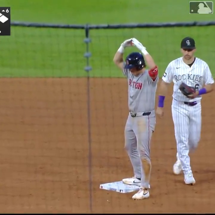Eaton so far tonight: 3 H, 2 2B, 1 SB, 1 RBI