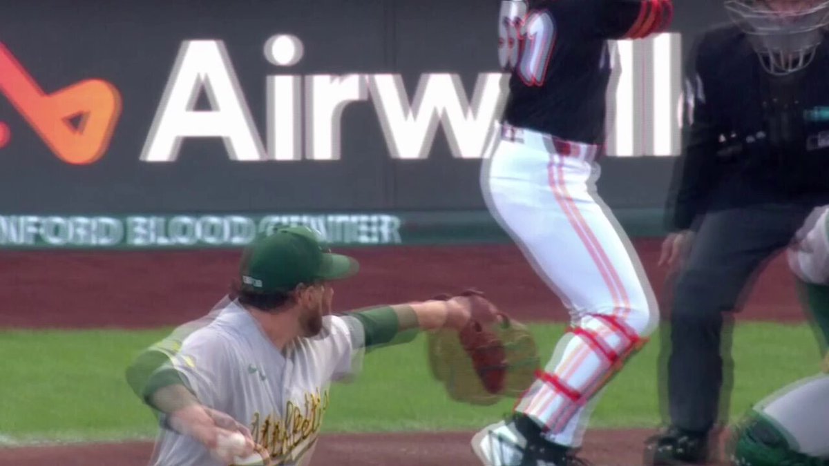 Jung Hoo Lee's farthest MLB home run, but in Korean 🎙️ (#SFGiants x Nuveen, a TIAA company)