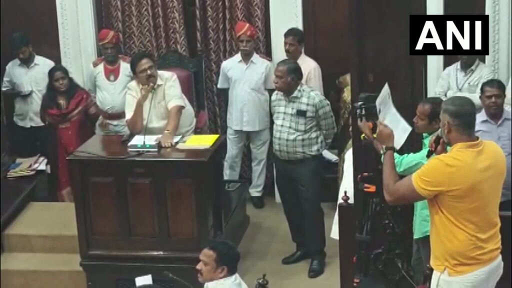 #WATCH | Greater Chennai Corporation Councellors meeting | A scuffle broke out between the DMK and AIADMK Councillors during the Corporation Council meeting held in the presence of Mayor Priya. During the zero hour session of the meeting, AIADMK Councillor K.P.K. Sathish, representing Ward 182, stated that he speaks only about issues affecting his ward and questioned why some councillors use the council meeting to praise their party leaders instead of discussing public concerns. He remarked that despite this, several councillors continued to glorify their leaders during the proceedings. His comments immediately drew strong objections from DMK councillors