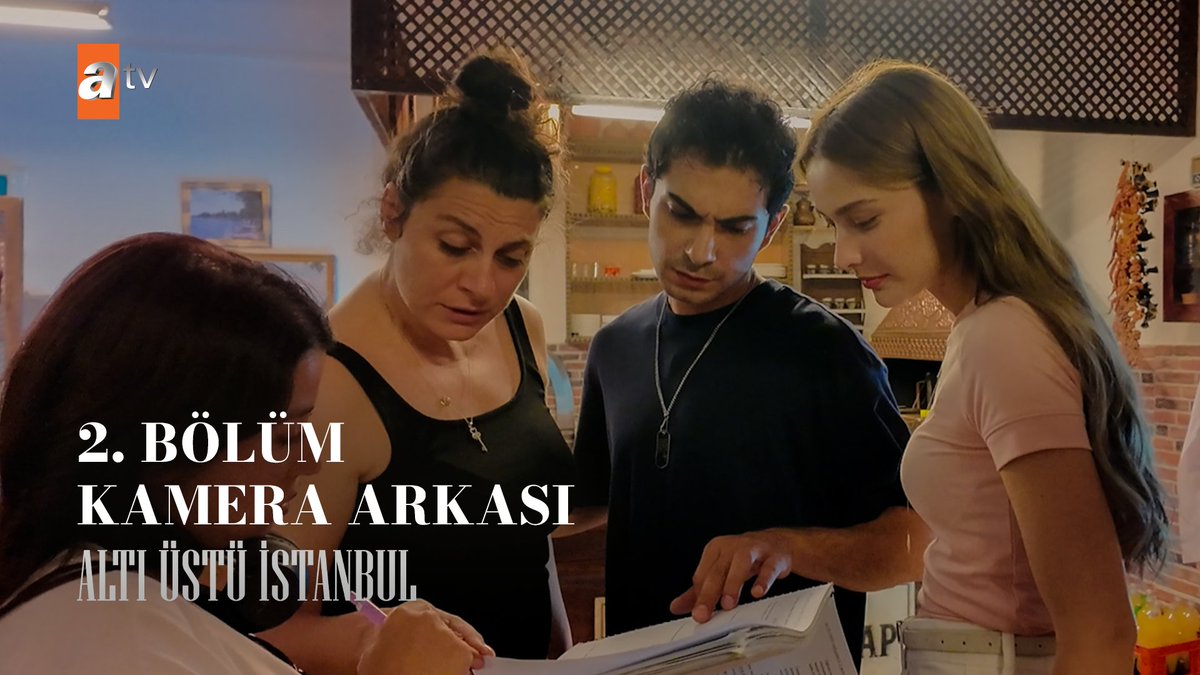Hikayemiz derinleşirken setteki kahkahalarımız da artıyor! 🤩 2.⁠ ⁠bölümden geriye bu tatlı anlar kaldı. 🤍🥳 Altı Üstü İstanbul yeni bölümüyle Pazartesi 20.00'de atv'de! #AltıÜstüİstanbul atv