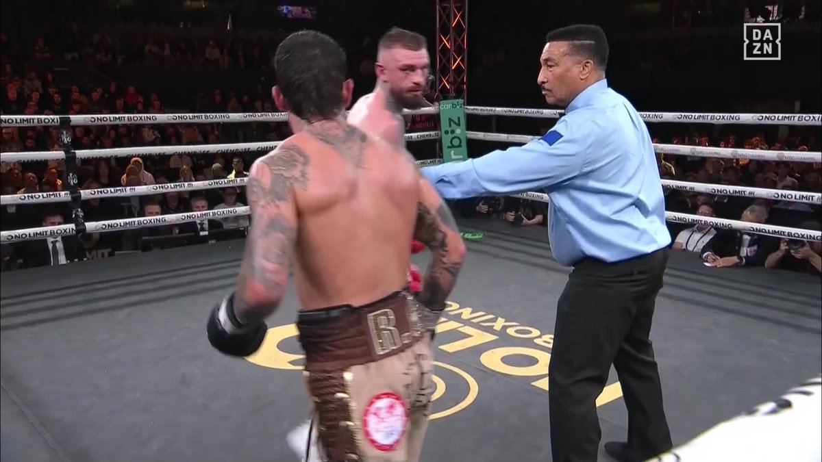 Crocker lands a telling blow at the end of the ninth! 😮💨 #CrockerParo | Live now on DAZN ▪️