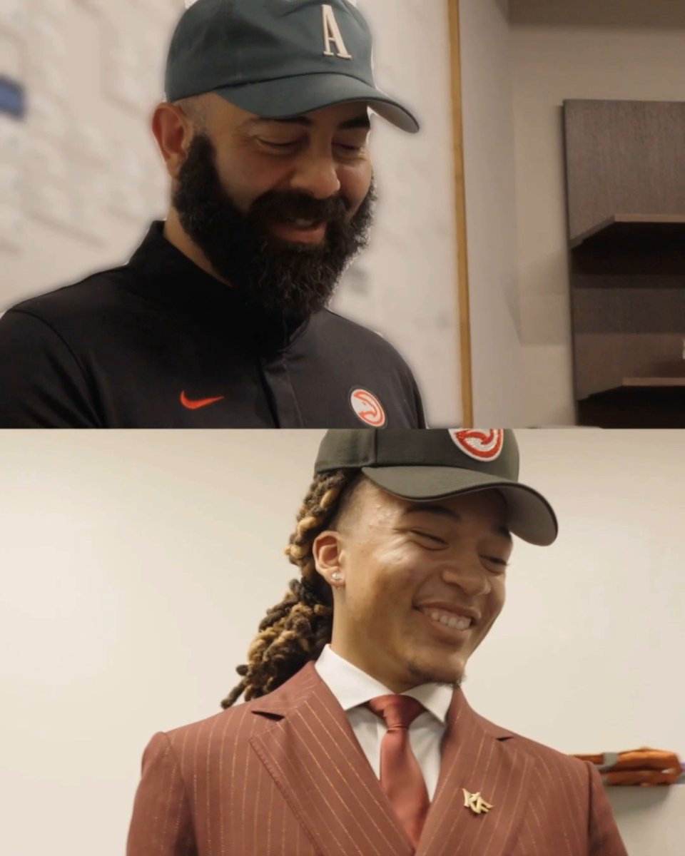 All smiles for the first phone call 📱😁
