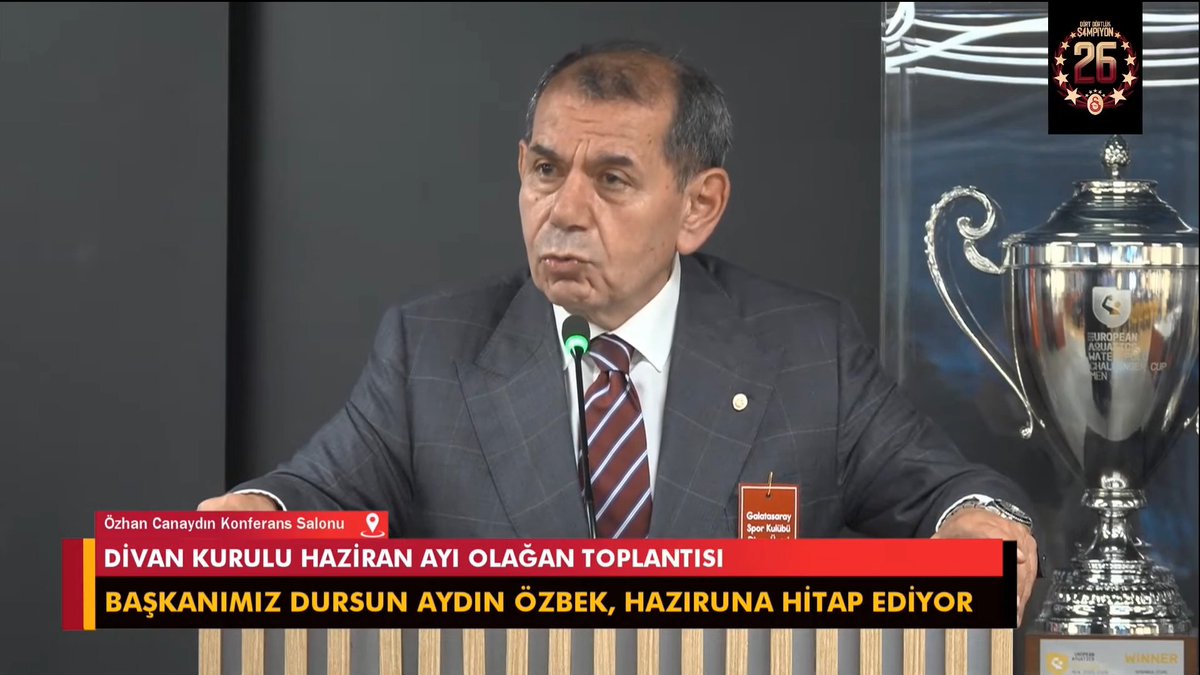 Dursun Özbek: "Geçenlerde, önemli toplantı yaptım. Alman Milli Takımı'nın çok önemli bir oyuncusu (Oliver Kahn), projeler geliştiriyor, beni ısrarla arıyor, telefon etti buluştuk. Galatasaray'a getirdiği projeler var."
