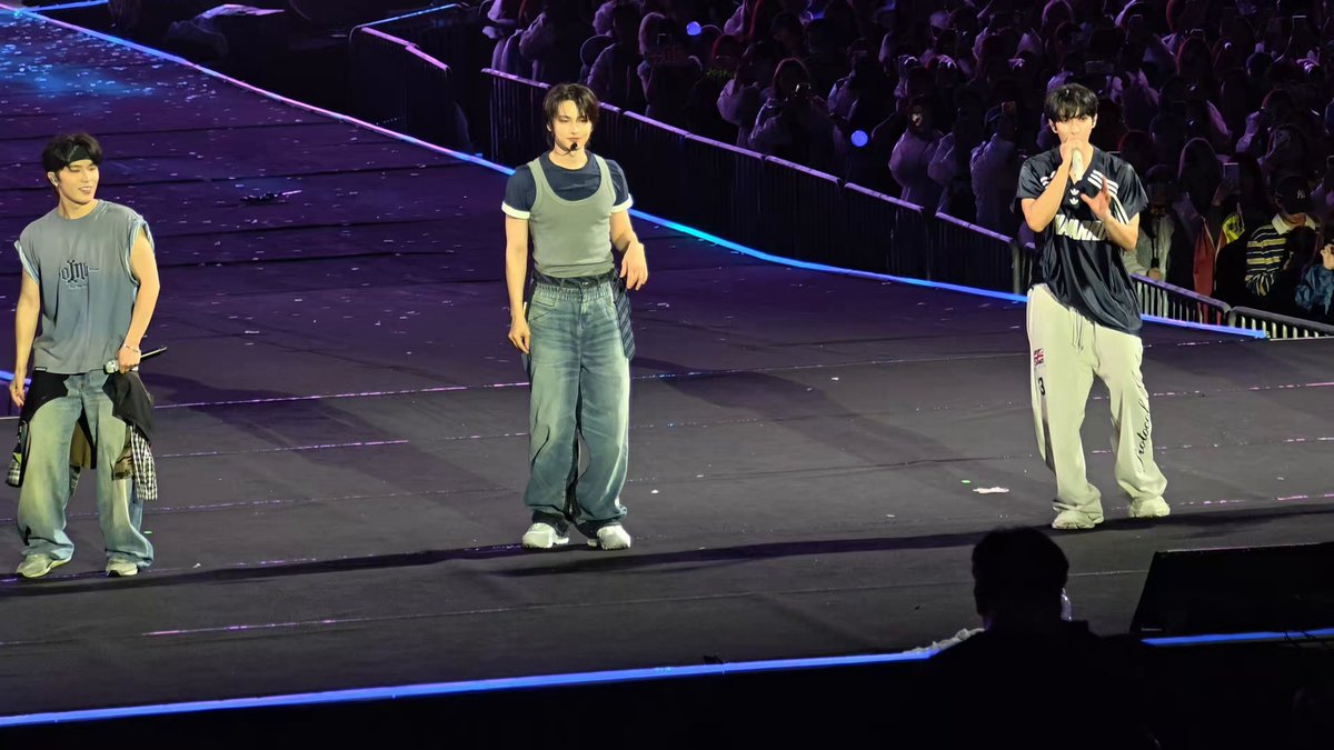 i love how jun always gets extra cutesy and babygirl when performing thinkin’ about you 😭 🎀 ✨