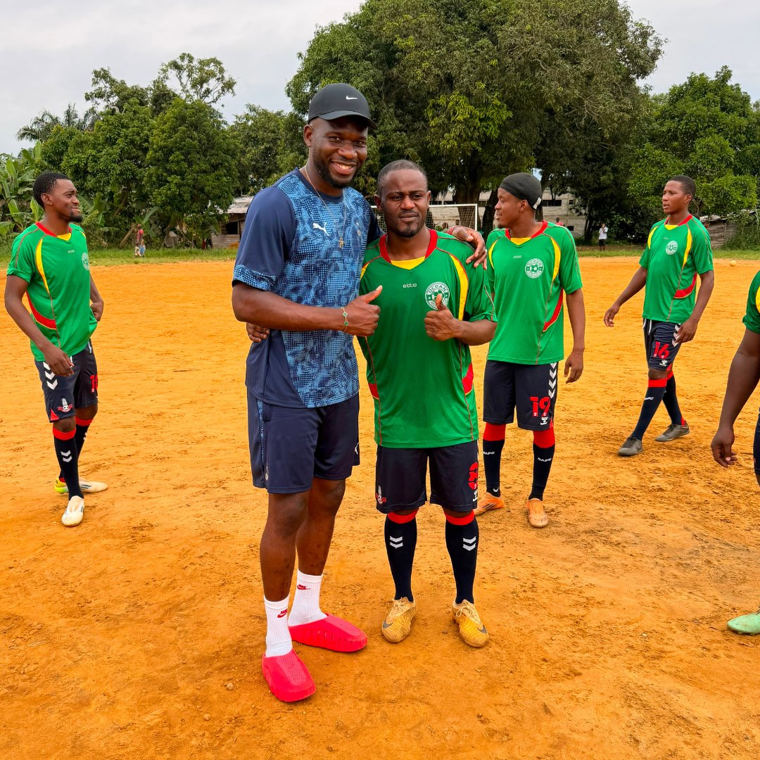 🇨🇲 Mike continued his fantastic work back home, building connections between Oldham and communities in Yaoundé and Douala. #oafc