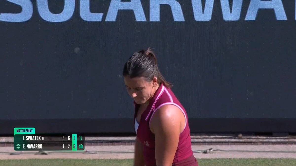 Emma Navarro takes out 2025 Wimbledon champ Iga Swiatek in the Bad Homburg second round 🚨 The American wins 7-5, 2-6, 6-3 to advance to the quarterfinals. Well played, Emma 👏 #BHO26