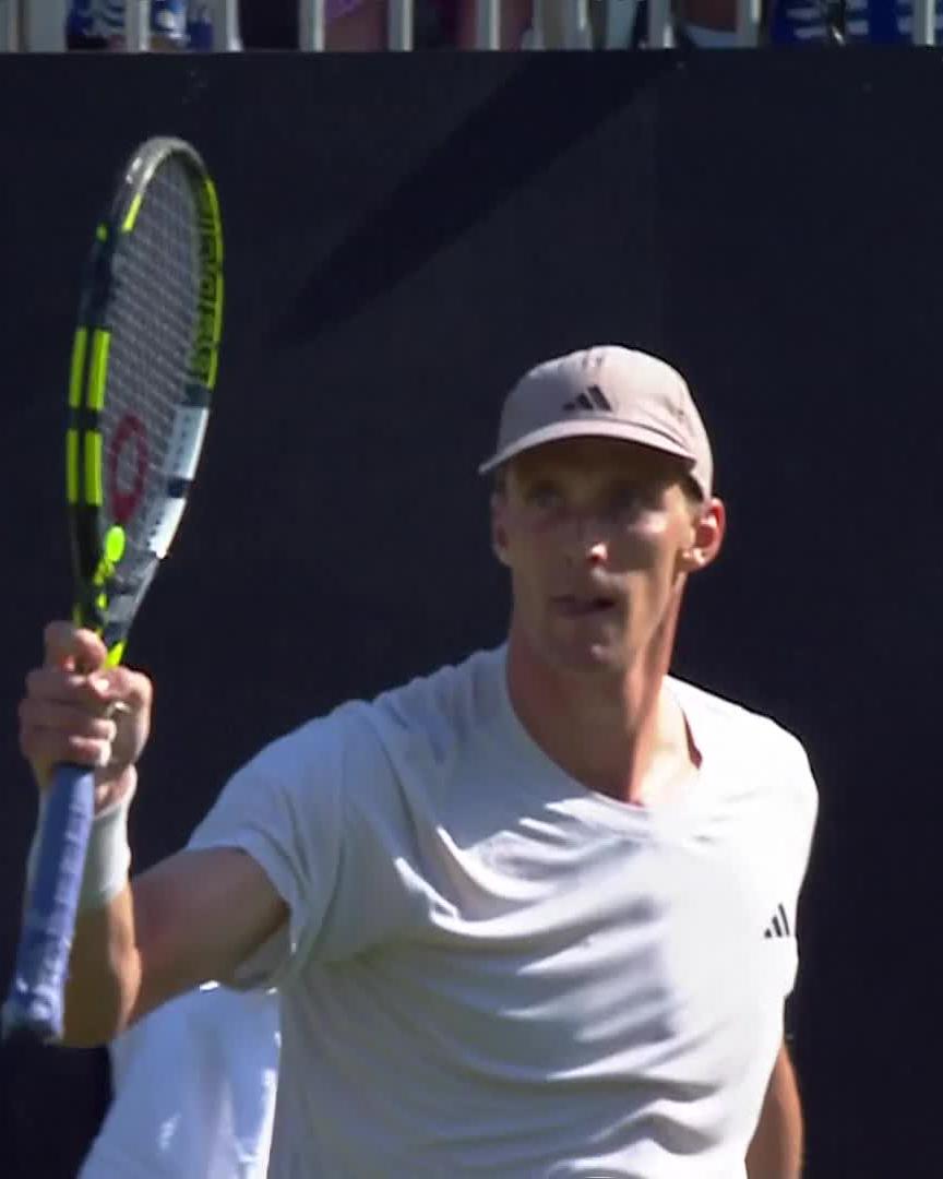 Reaching new levels 📈 Choinski reaches his first tour-level quarter-final and moves towards a Top 100 debut with a 6-4 6-7 6-2 victory over fellow Brit Gill! #LexusEastbourneOpen