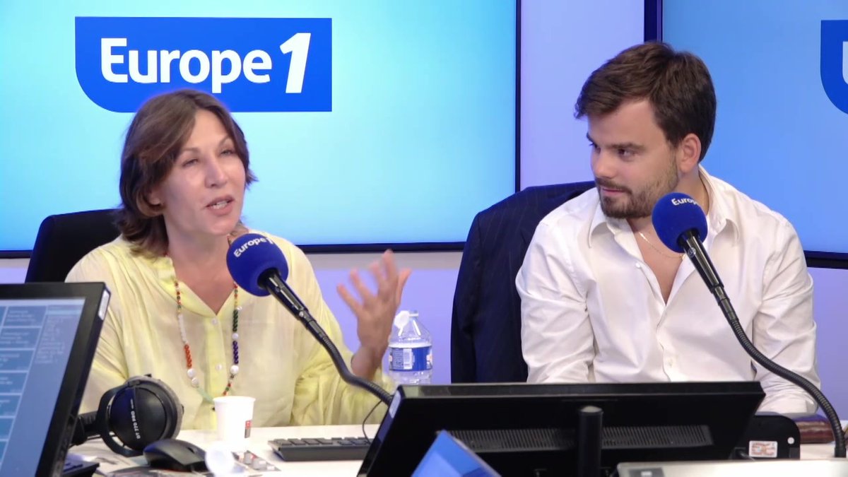 "Il y a une chose qui me fait rire mais qui n'est pas drôle, c'est les gens qui viennent aux enterrements des gens connus" déclare Mathilde Seigner, actrice ➡️ Dans #PascalPraudEtVous sur #Europe1