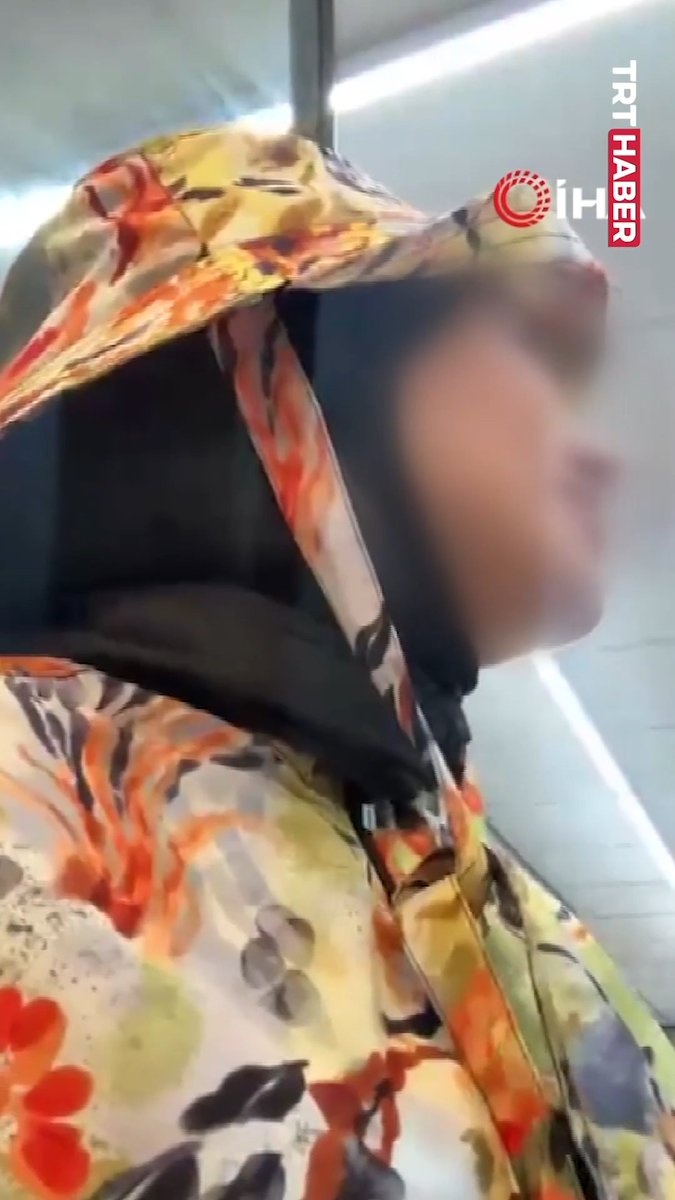 Antalya'da tesettürlü iki genç kıza kıyafetleri üzerinden sözlü tacizde bulunan kişiye ev hapsi cezası verildi.