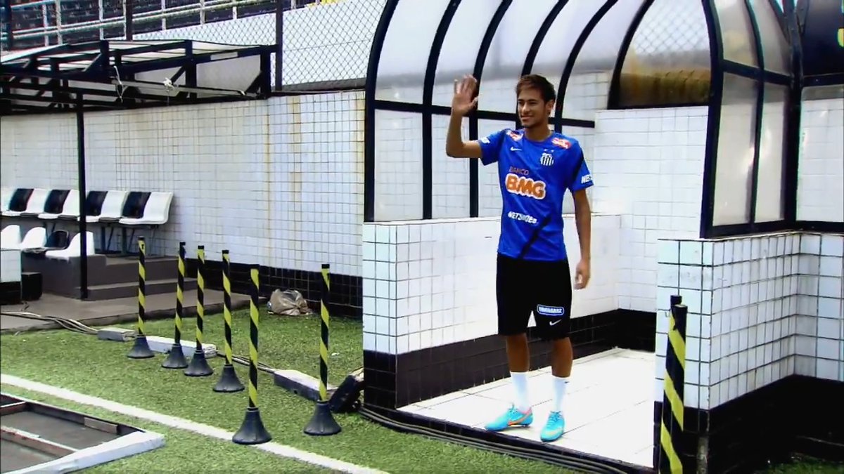 A reação quando o Neymar entra em campo é sempre assim.
