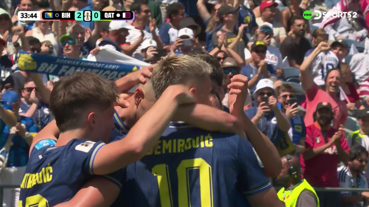 🇧🇦2️⃣⚽️0️⃣🇶🇦 | GRUPO B | MUNDIAL 2026: Dzeko buscó el pase al medio, pero la pelota dio en Al Brake y se metió en el arco para el 2-0 ante Catar.