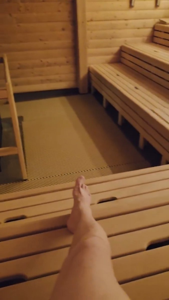 It was 33°C in Bratislava today, but I still went to the sauna! 🥵🔥 Here is a short video from the beautiful salt sauna at Saunia. Just resting my legs and enjoying the peace. 🧖♂️ Would you go to a sauna in this summer heat? Yes or no? 👇 #Bratislava #Saunia #SaunaTime #PhotographerSlovakia #Relaxation #HotDay