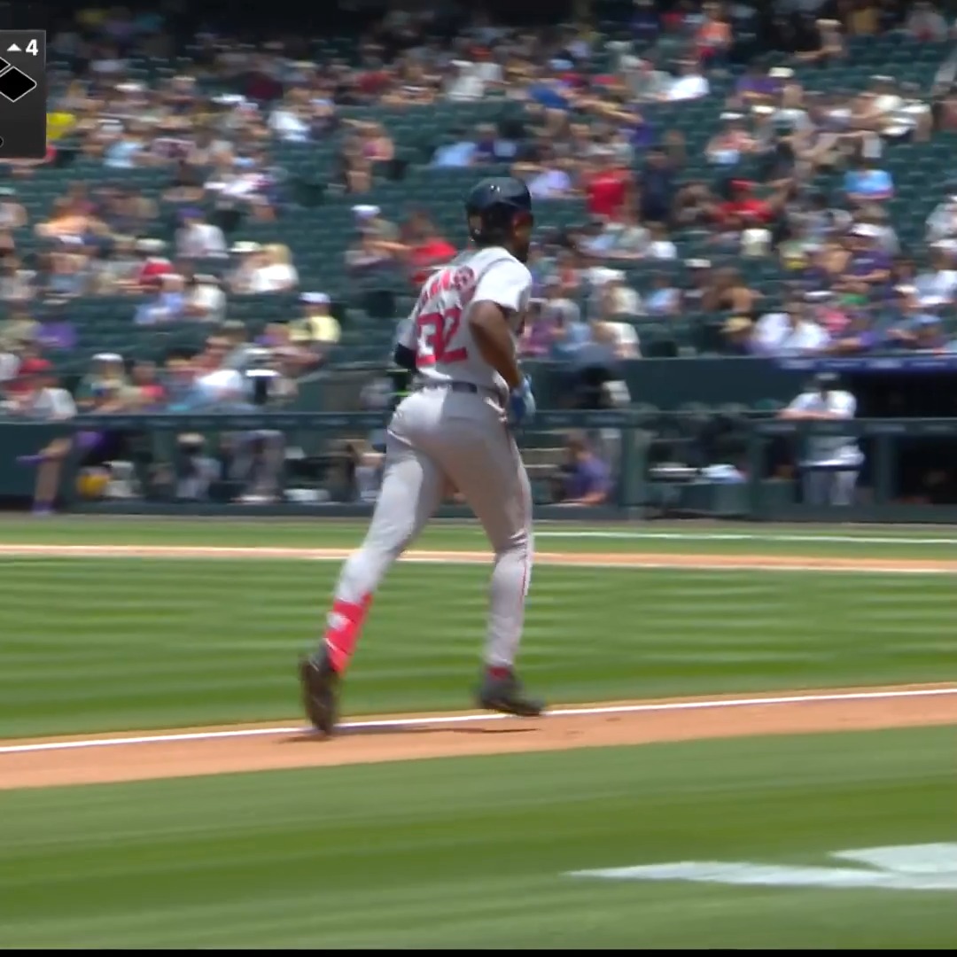 Adding on with a solo homer 💥