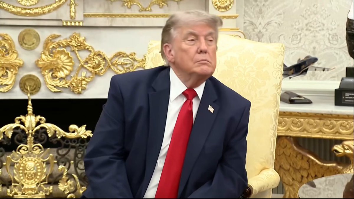 🚨 JUST IN: President Trump says Democrats choosing communists or socialists in 2028 will make the presidential election *EASIER* for Republicans to win "It should make it easier for Republicans because most of the nation is composed of SANE people." "They don't want to, you know, if you look throughout history, go back thousands of years. You've always had socialism and communism by different names. It's never ever worked. It's not going to work this time!" 🇺🇸