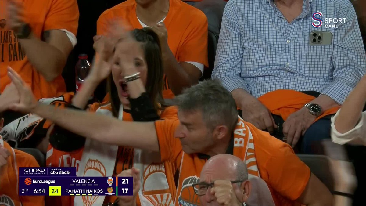 🟡🔵Fenerbahçe’ye katılması beklenen Braxton Key,Valencia’nın 0-2’den döndüğü Panathinaikos serisinde 3. maç öncesi yapay zekaya “EuroLeague’de 0-2’den dönen takım var mı?”sorusunu sorduğunu paylaşmıştı ve sonraki 3 maçı da yenerek Final Four’a kalmışlardı