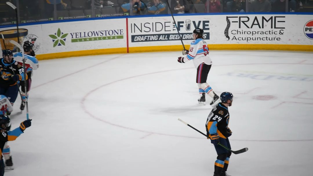 ⭐️ 200 pro games - 105 of them in T-Town ⭐️ 75 pro points - 53 in a Fish uniform ⭐️ So many unforgettable moments on and off the ice. Thank you for everything, Swoyzy. Congratulations on your retirement, we can’t wait to see what you do next!