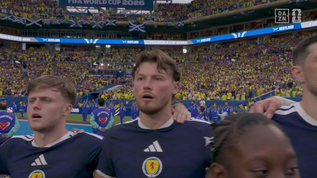Escocia ha vuelto a un Mundial para poder volver a presumir de himno 🏴 El Flower of Scotland es una pasada ✨ #DAZNMundial #FIFAWorldCup