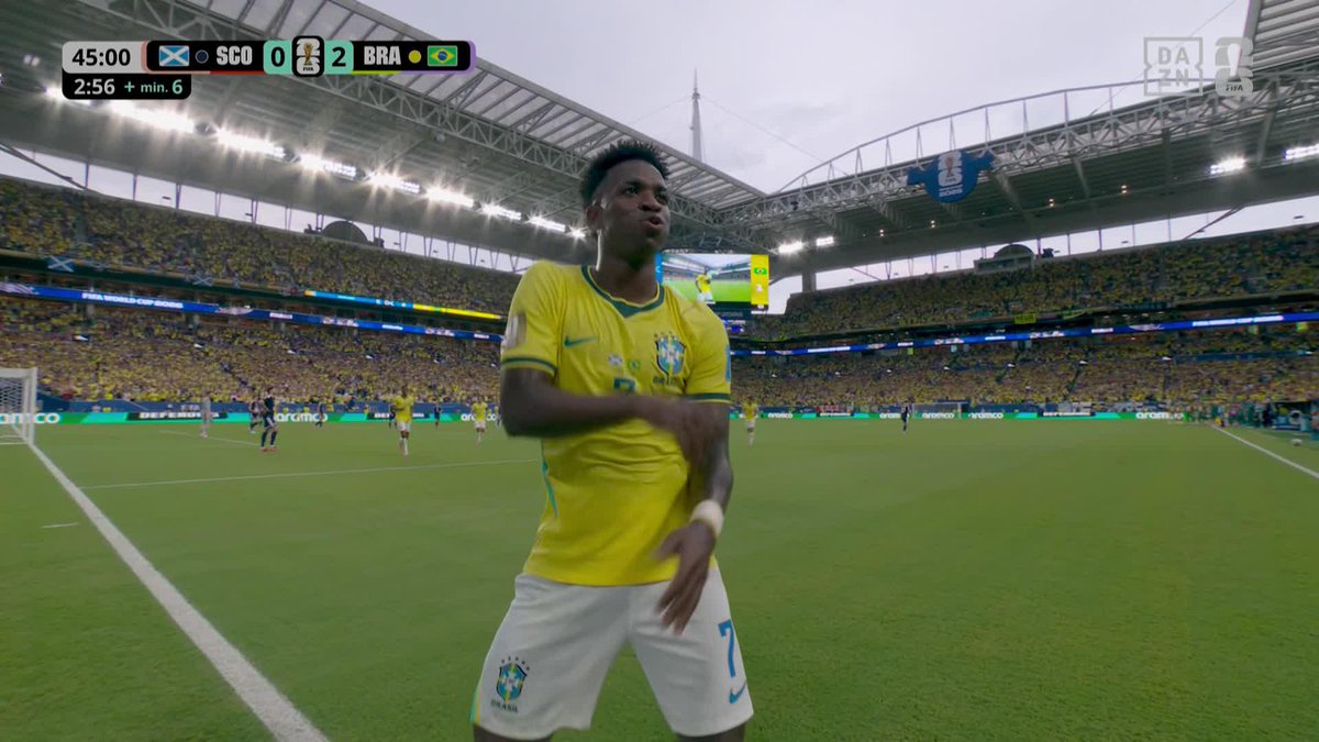 ¿QUE UNO ME LO ANULA EL VAR? Pues marco otro y me lo bailo. ¡ESTE SÍ QUE VALE! 👀 Vinicius. 4 goles en 3 partidos 🔥🔥🔥🔥 #DAZNMundial #FIFAWorldCup