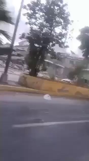 Catia la mar . La Guaira terremoto 😱😱😵‍💫😫😫😩😩👇👇👇