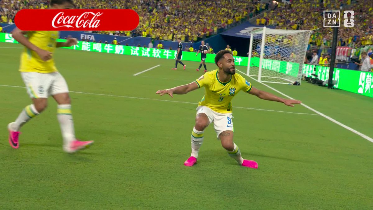ビッグウェーブを乗りこなす🏄♂️ 🇧🇷クーニャが2戦連続弾⚽️⚽️ ギマラインスのアシストも◎ 🏆️#FIFAワールドカップ グループC 🆚スコットランド×ブラジル 📱#DAZN ライブ配信中 ※6/26 8:00「日本×スウェーデン」戦は登録不要で無料ライブ配信! #本気で楽しむならDAZN コカ・コーラ