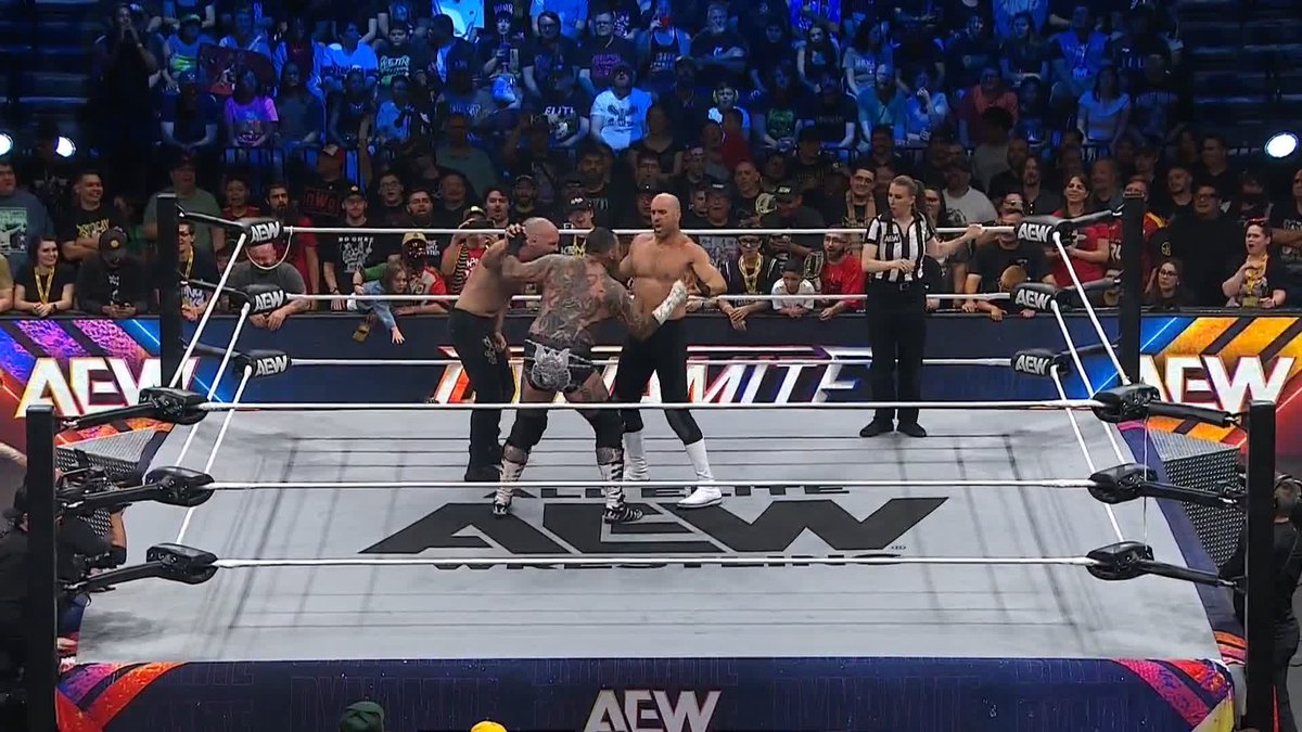 INCREDIBLE LUCHA OFFENSE FROM @BRODYXKING! Watch #AEWDynamite LIVE on TBS &amp; HBO Max