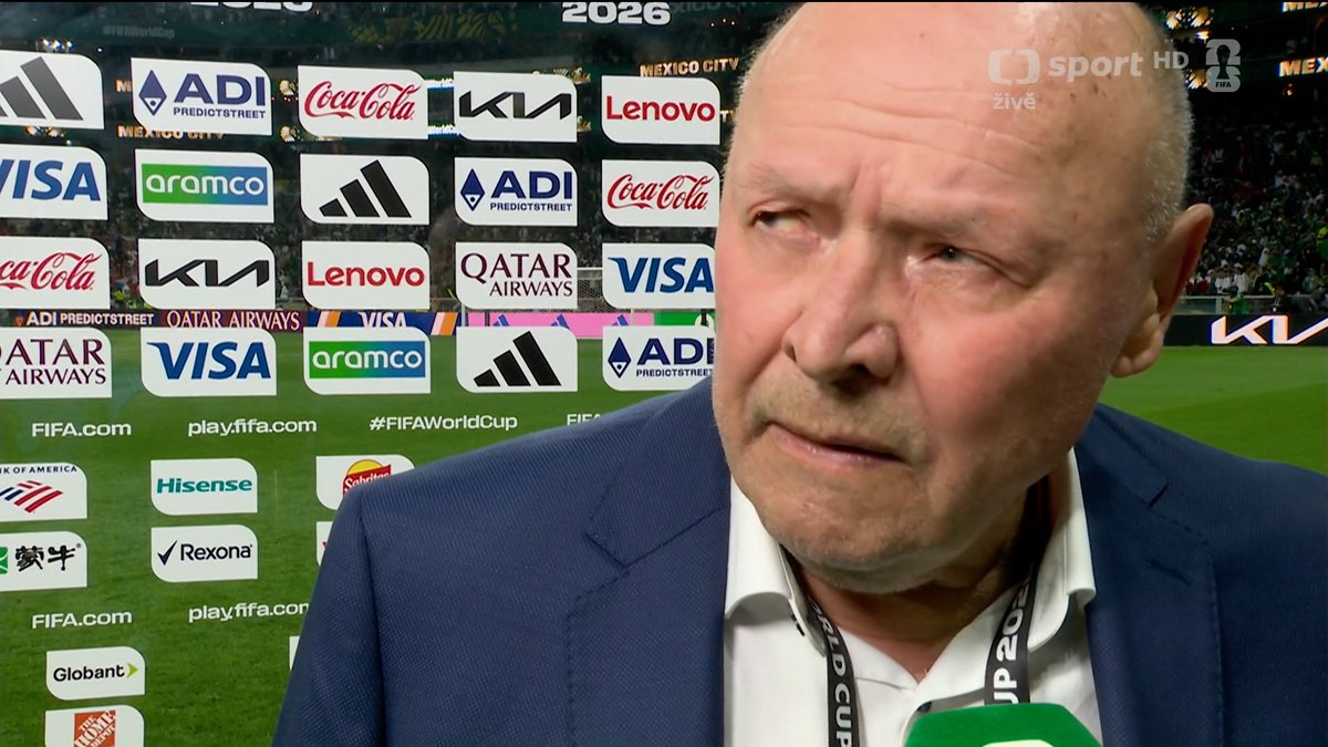 🗣️ "Výsledek je krutý. Byl to asi náš nejlepší výkon na turnaji, ale bohužel jsme nechali soupeře nás vybrejkovat. Ty situace se daly řešit a my je nevyřešili," hodnotil trenér Miroslav Koubek porážku s Mexikem. 🇨🇿⚽️🇲🇽 Sestřih 👉