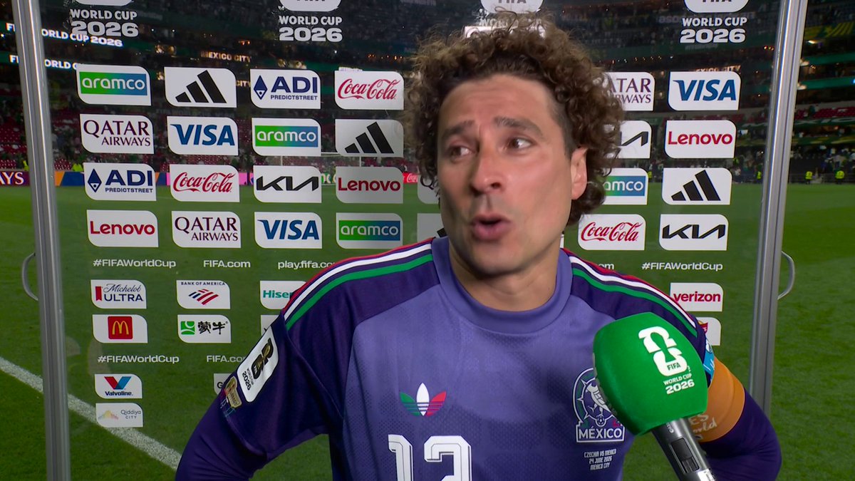 🇲🇽🧤 "QUEDO VACÍO POR ENTREGARLE TODO A LA SELECCIÓN" Guillermo Ochoa habló tras el emotivo homenaje en el que jugó los últimos 15 minutos ante Chequia🇨🇿, recordando con nostalgia que pisó la misma cancha donde debutó. ¡Una leyenda que lo dio todo por el Tri! 🥹🦅 ¿Qué mensaje le dejas a Memo tras esta histórica noche mundialista? 👇 📺 Disfruta de toda la Copa Mundial de la FIFA 2026 por Telemundo y Peacock. #MundialTelemundo #FIFAWorldCup #Somos26 #Mexico #Ochoa #ChequiaVsMexico