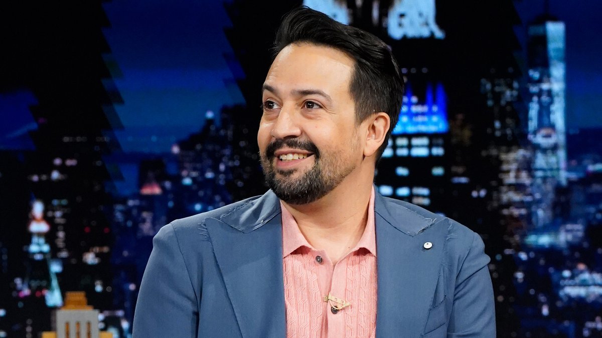 .Lin-Manuel Miranda knew Amanda Seyfried had game and cast her in his upcoming musical after seeing her perform Joni Mitchell’s “California” on the dulcimer! #FallonTonight