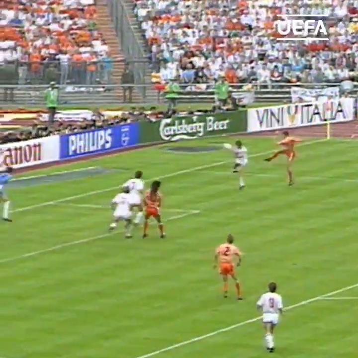 🇳🇱🪄 38 years ago today, Marco van Basten scored that ICONIC volley in the EURO '88 final for Netherlands. 😍